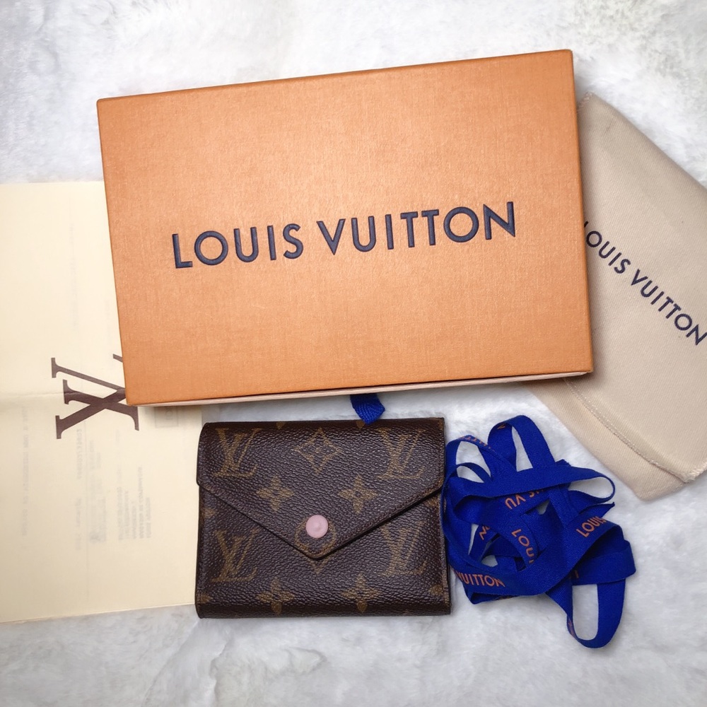 ❤️SOLD❤️LOUIS VUITTON Victorine wallet damier ebene